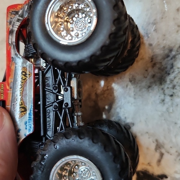 Dan Evans The Destroyer 4x4 1:64 scale Hotwheels truck monstertruck red - Picture 10 of 11